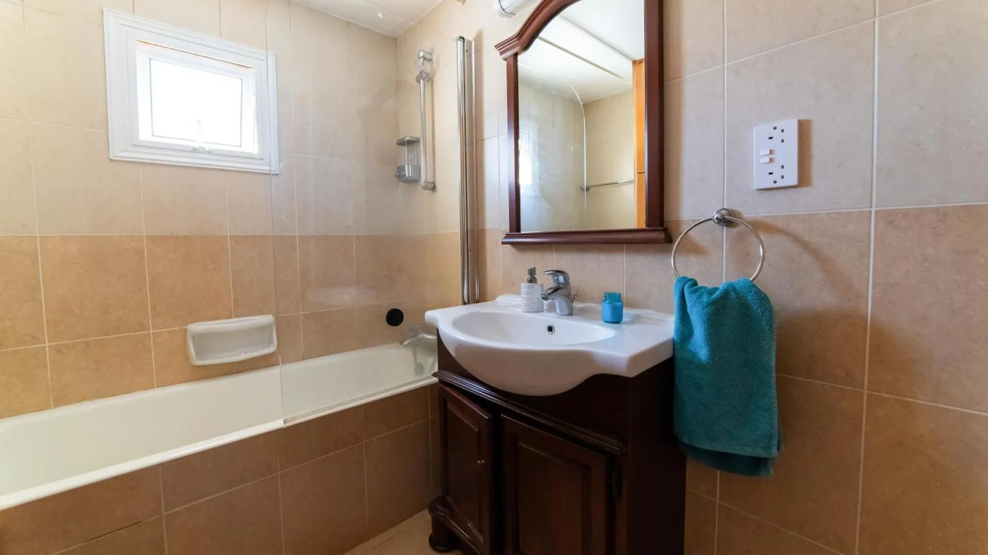Laoura Villa Protaras Kıbrıs
